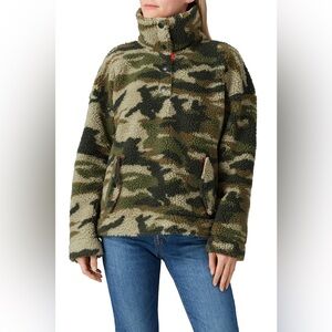 Woman sweater J.Crew Vintage Fleece Camo Jacket Pullover Size S Color Green